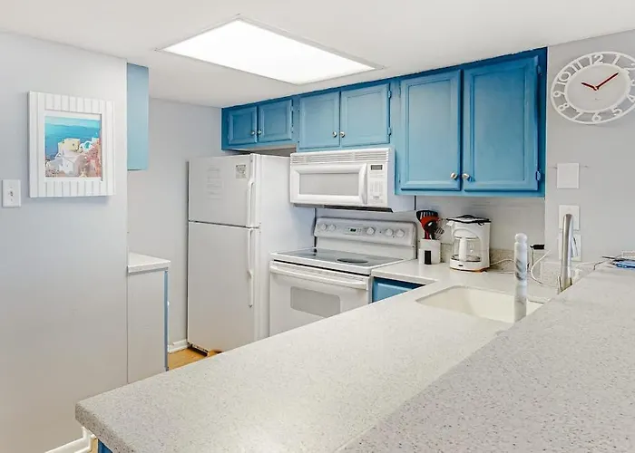 Ocean-view Getaway With Balcony Ac Pools Saunas Tennis & Gym Holiday home Ocean City