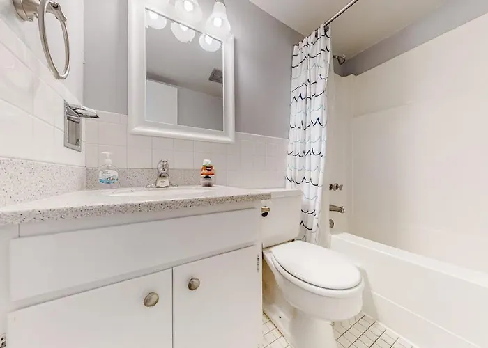 Ocean-view Getaway With Balcony Ac Pools Saunas Tennis & Gym * Ocean City