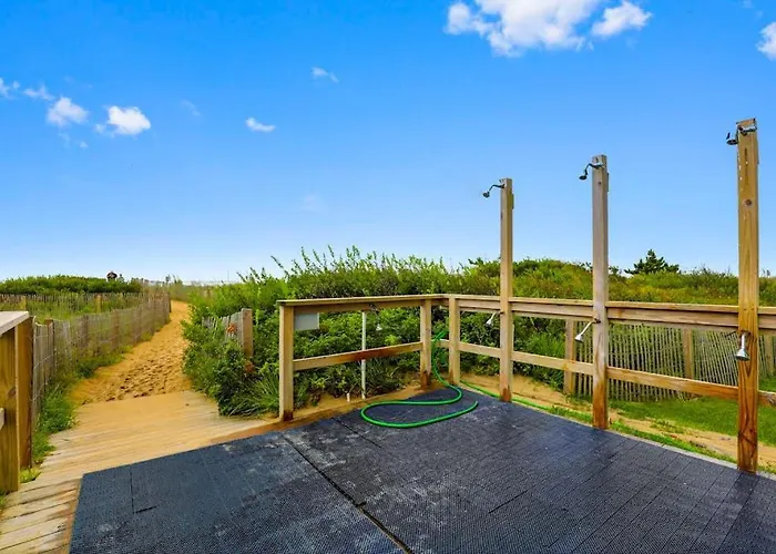 Ocean-view Getaway With Balcony Ac Pools Saunas Tennis & Gym