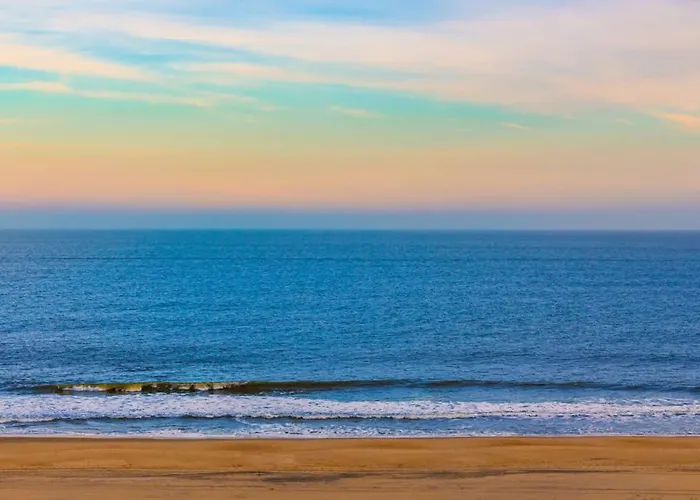 Ocean-view Getaway With Balcony Ac Pools Saunas Tennis & Gym